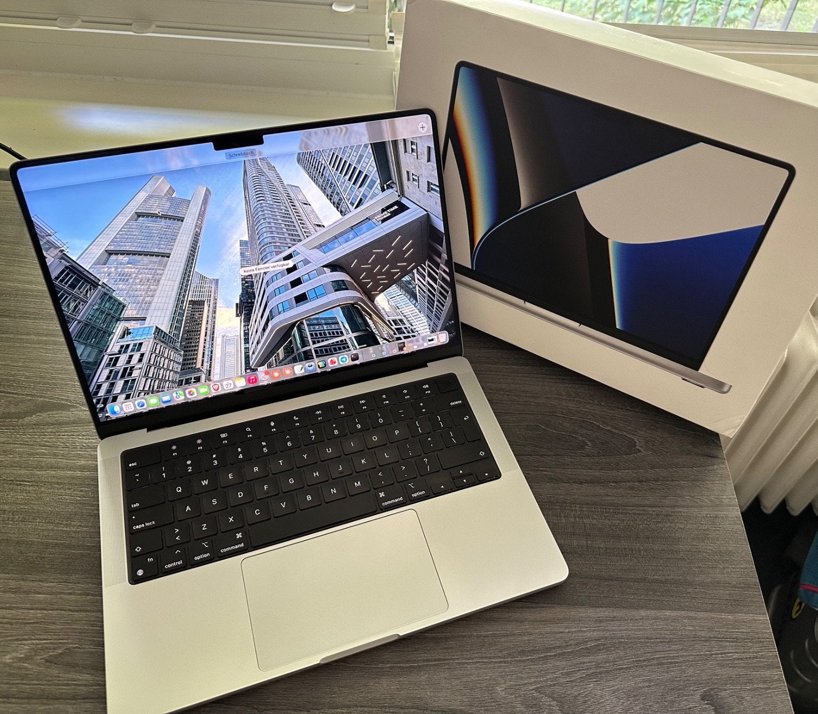 MacBook Pro M1 Pro 10-Core 14" 16GB 512GB Grade B (7 cyklů)