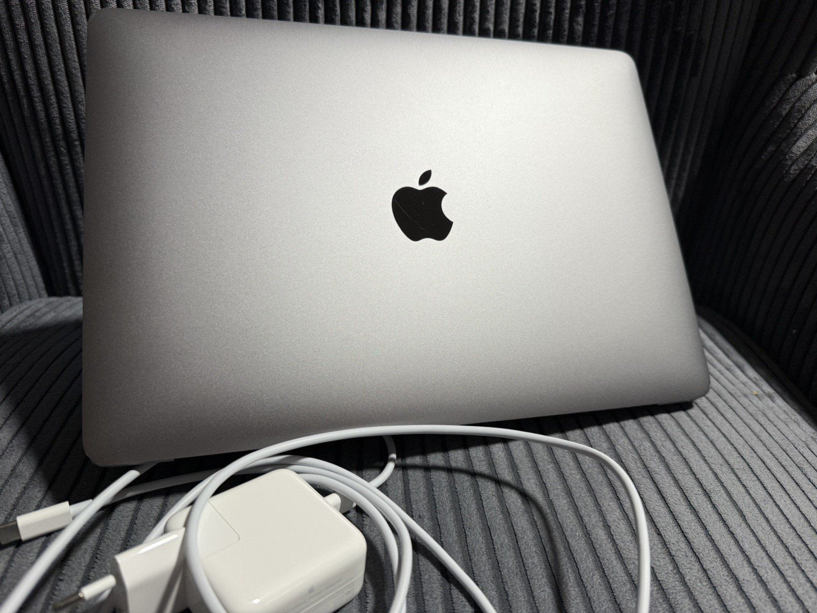 MacBook Pro M1 Pro 8-Core 13.3" 16GB 256GB