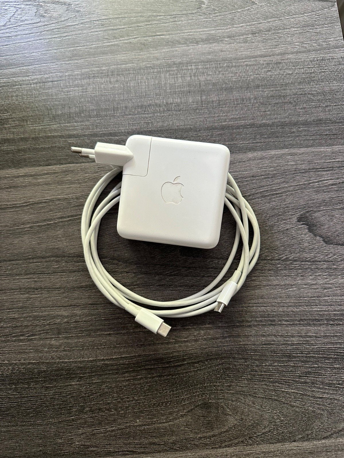 MacBook Pro M1 Pro 10-Core 14" 16GB 512GB Grade B (7 cyklů)