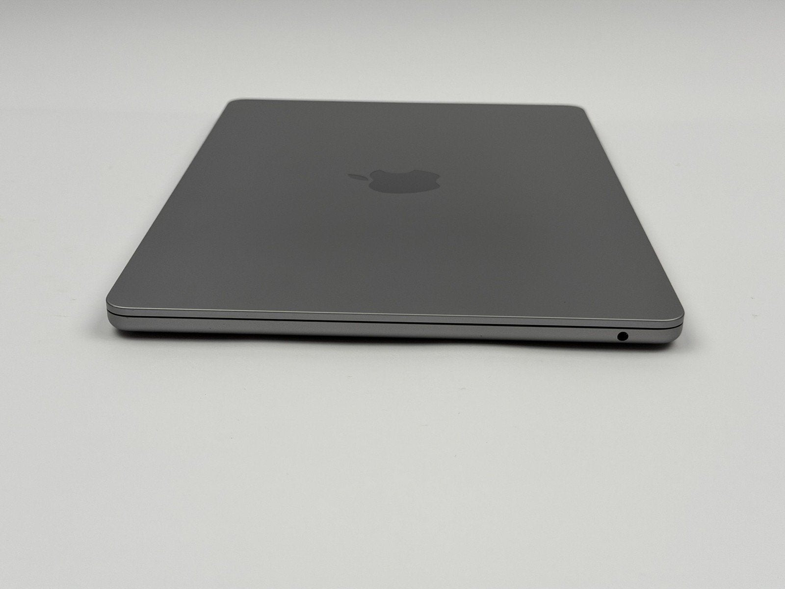 MacBook Pro M2 Pro 8-Core 13.6" 24GB 1TB Grade B