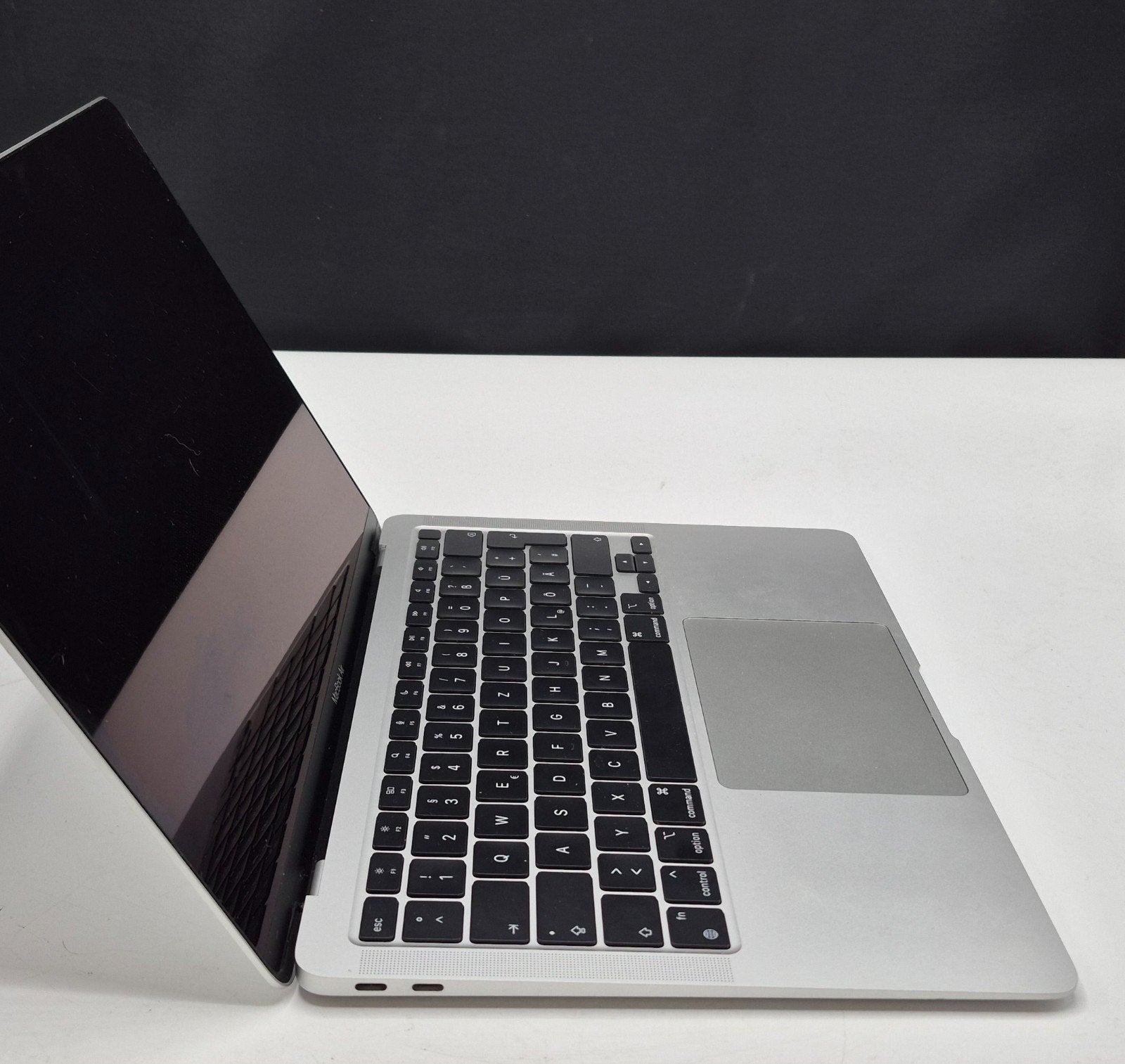 MacBook Air M1 13.3" 8GB 256GB