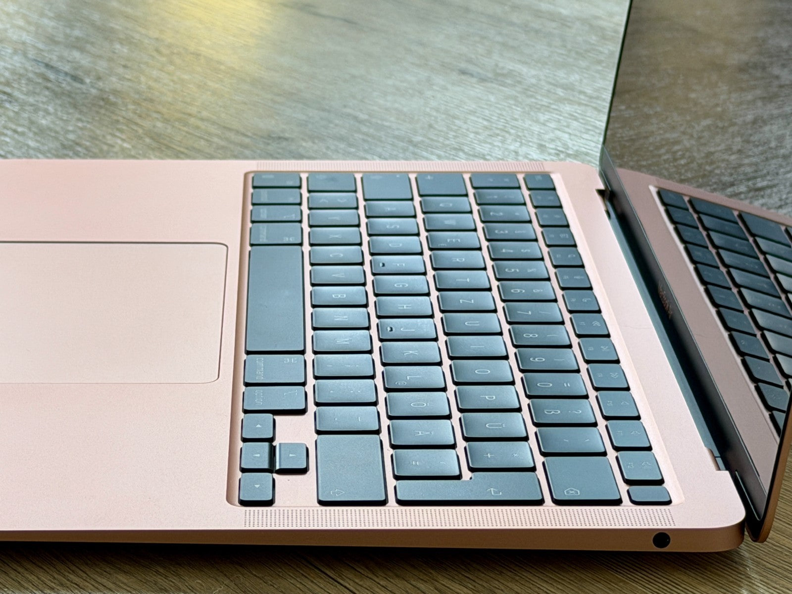 MacBook Pro M1 13" 8GB 256GB (15 cyklů)
