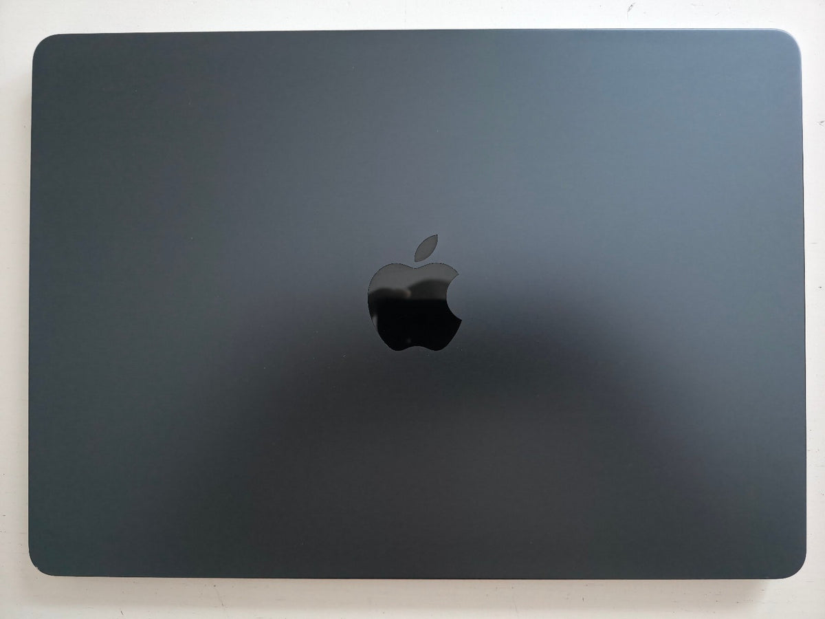 MacBook Pro M3 13.6" 16GB 256GB