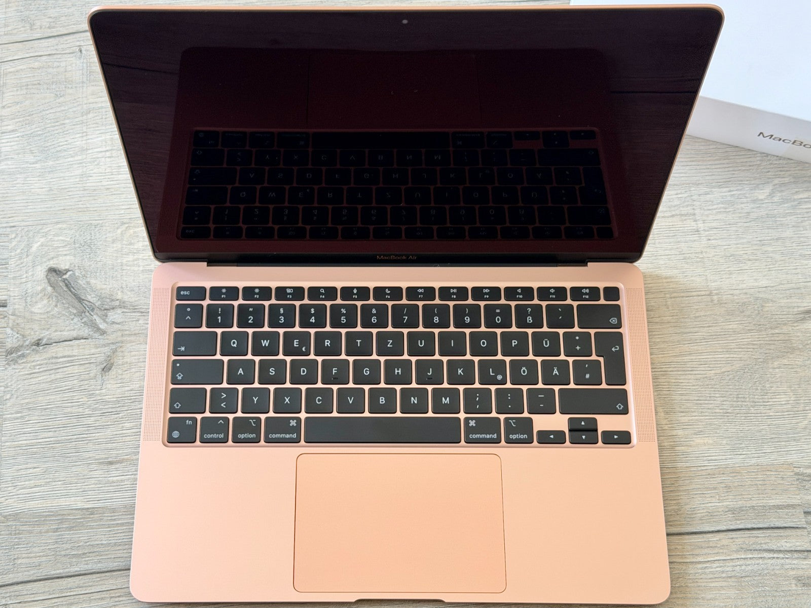MacBook Pro M1 13" 8GB 256GB (15 cyklů)