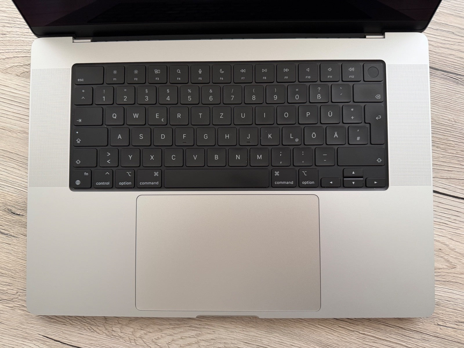 MacBook Pro M1 Pro (10-jader/ 16-jader GPU) 16" 32GB 2TB