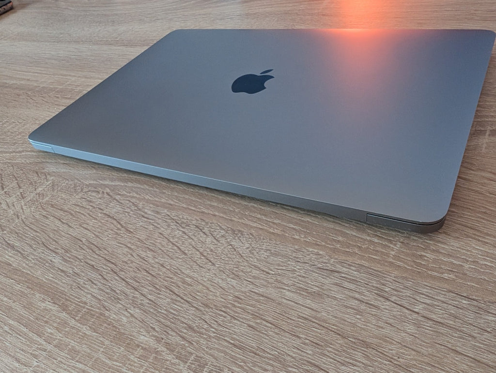 MacBook Pro M1 13" 16GB 512GB (320 cyklů)