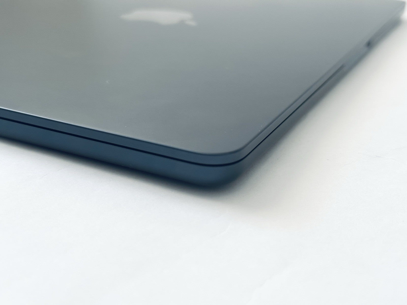 MacBook Pro M3 13.3" 8GB 256GB