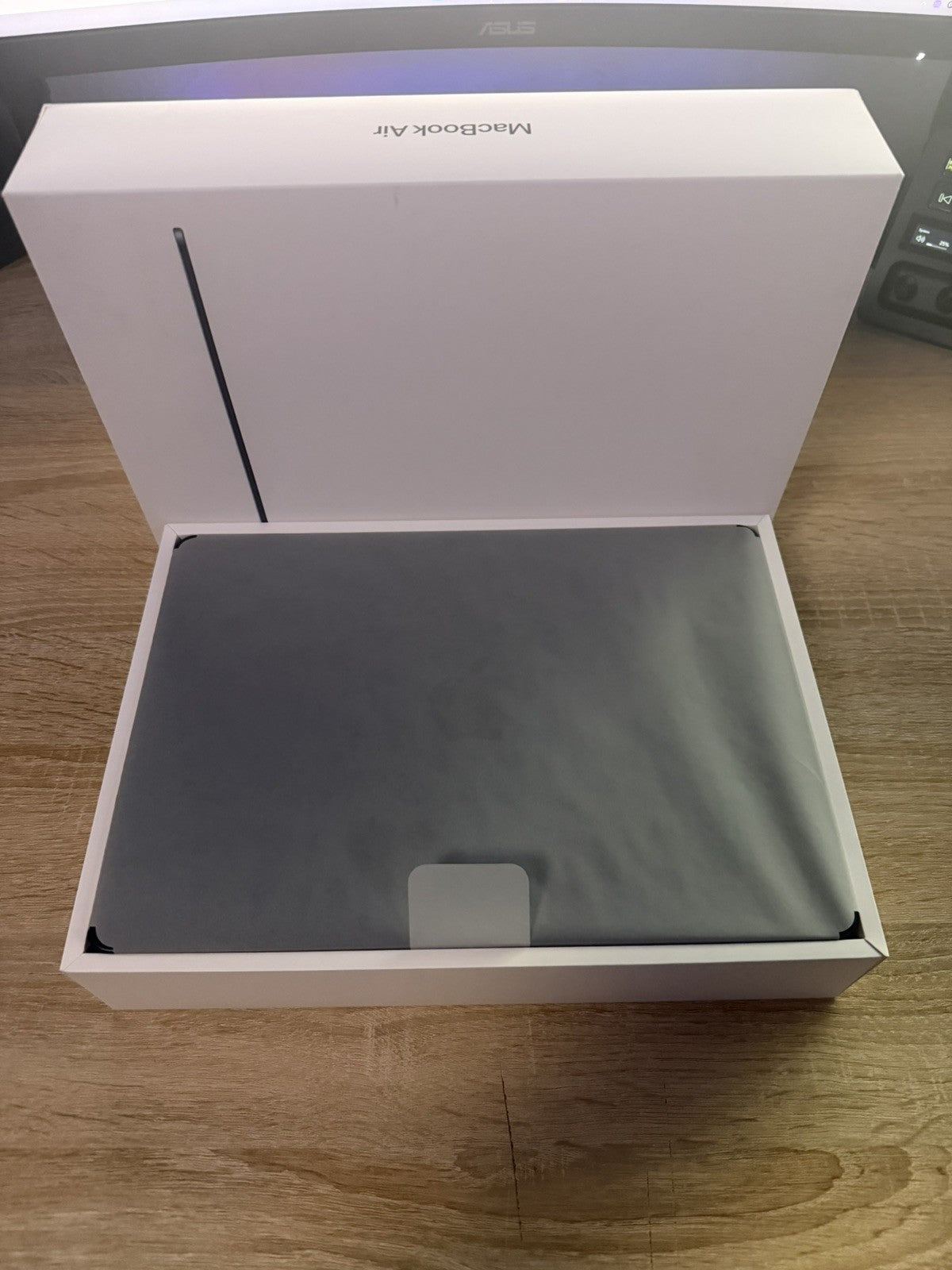 MacBook Air M3 3 13" 8GB 512GB