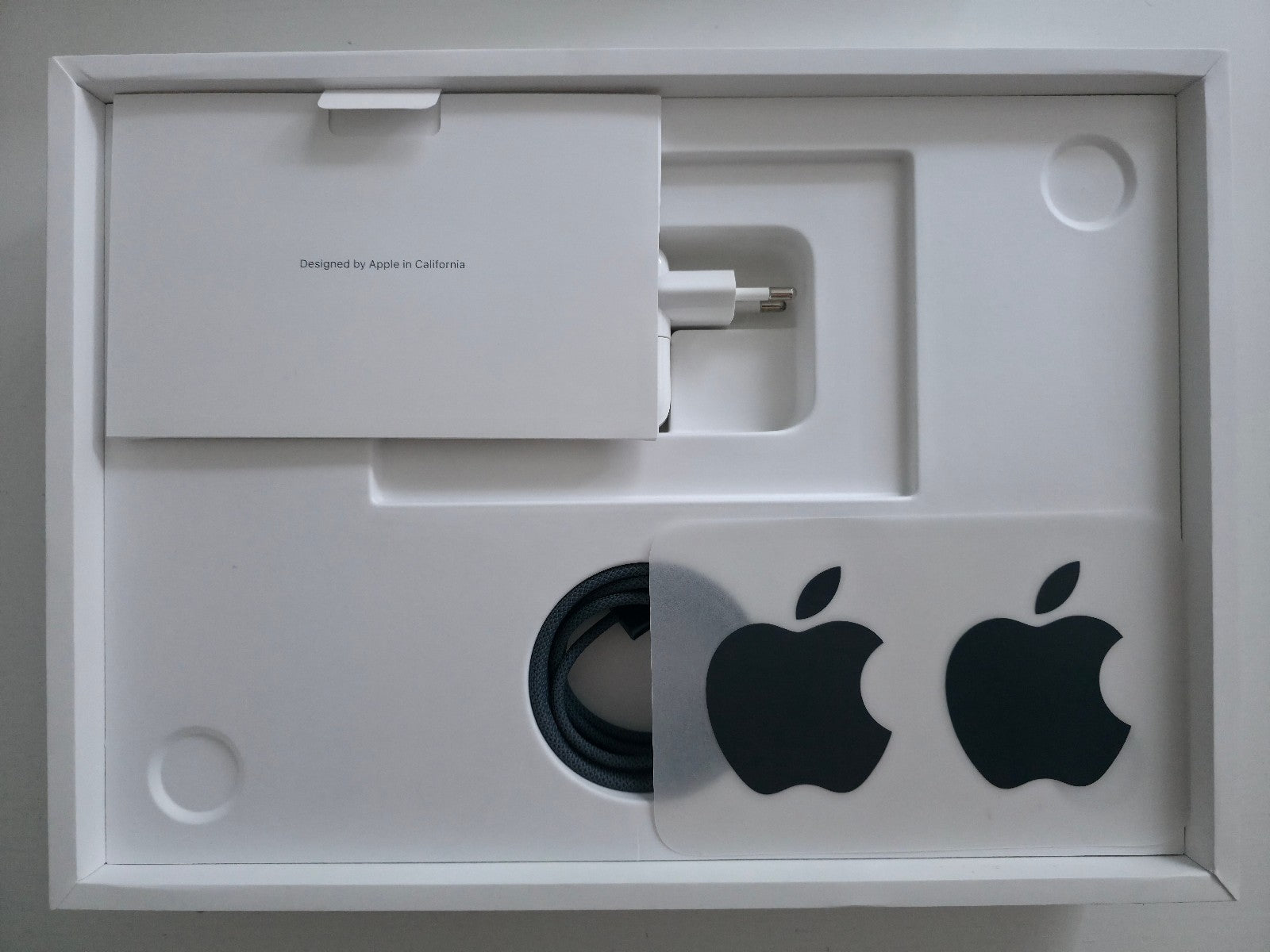 MacBook Pro M3 13.6" 16GB 256GB