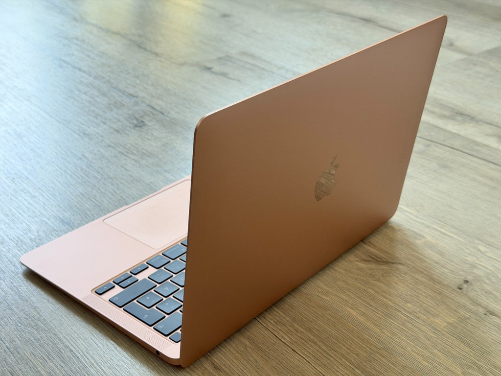 MacBook Pro M1 13" 8GB 256GB (15 cyklů)
