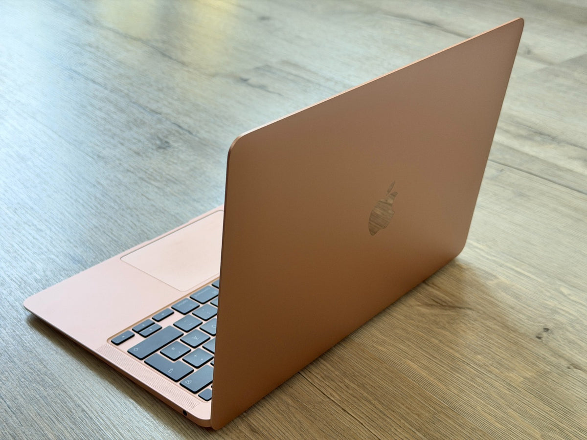 MacBook Pro M1 13" 8GB 256GB (15 cyklů)
