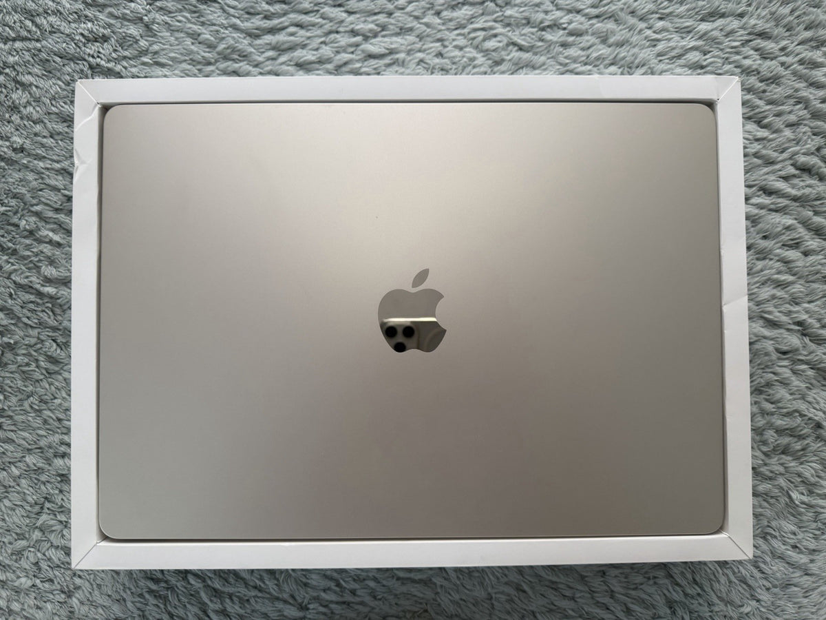 MacBook Pro M4 15" 16GB 512GB