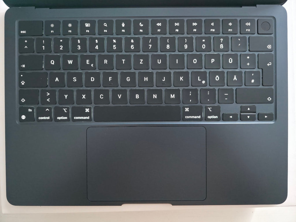 MacBook Pro M3 13.6" 16GB 256GB