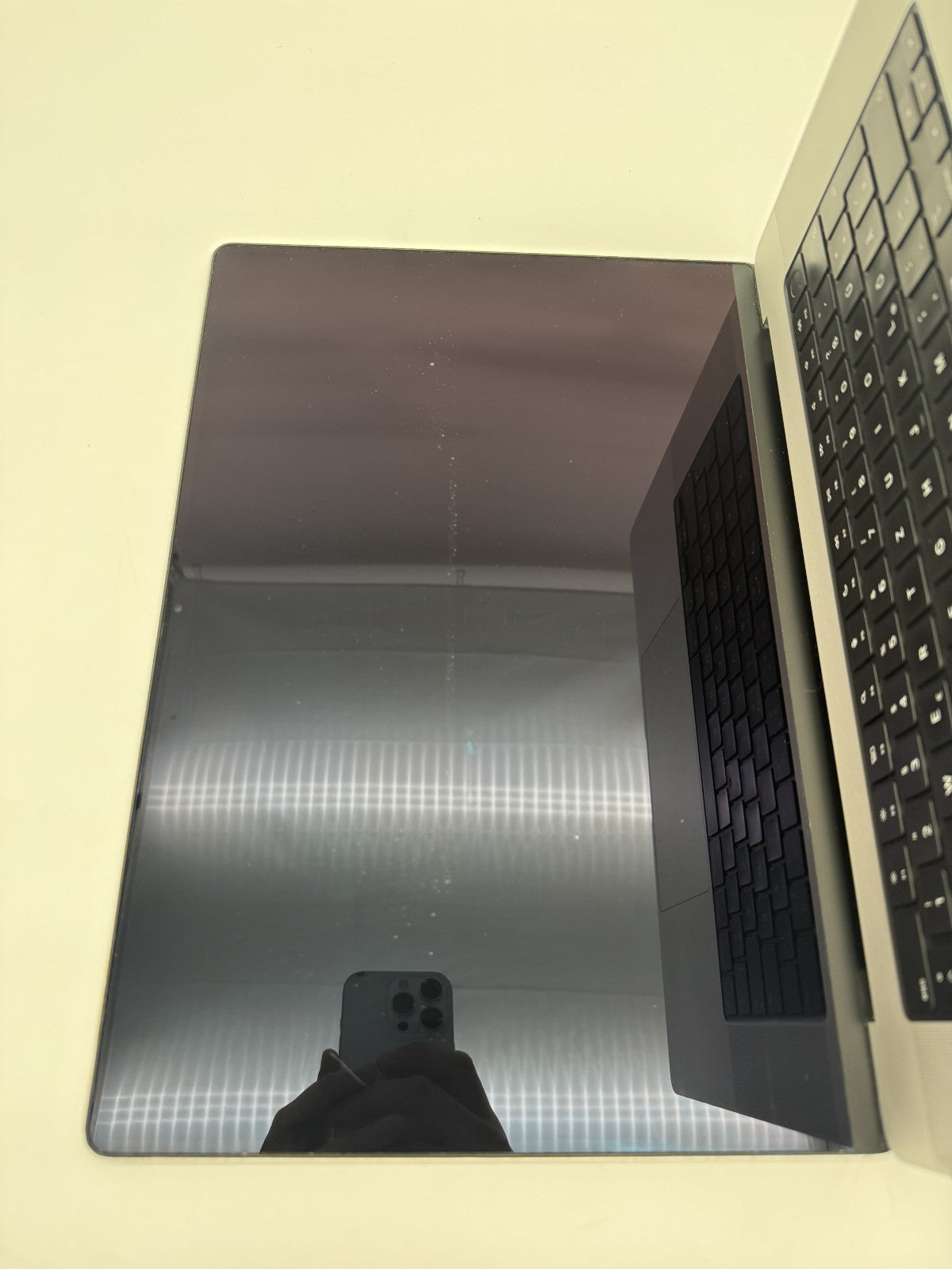 MacBook Pro M1 Max 16" 32GB 1TB Grade B (467 cyklů)