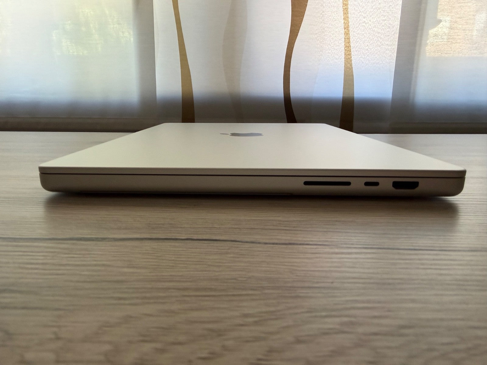 MacBook Pro M1 Pro (10-jader/ 16-jader GPU) 16" 32GB 2TB