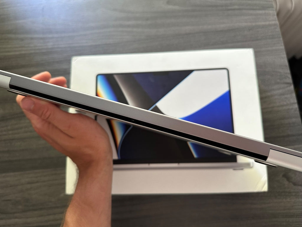 MacBook Pro M1 Pro 14" 16GB 512GB (7 cyklů)
