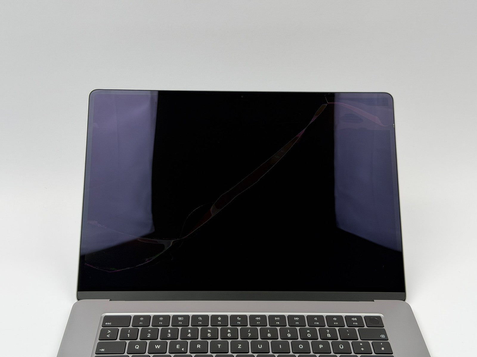 MacBook Pro M2 15.3" 24GB 512GB