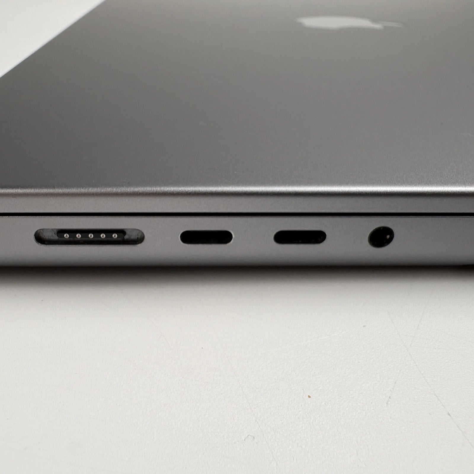 MacBook Pro M1 Max 16" 32GB 1TB Grade B (181 cyklů)