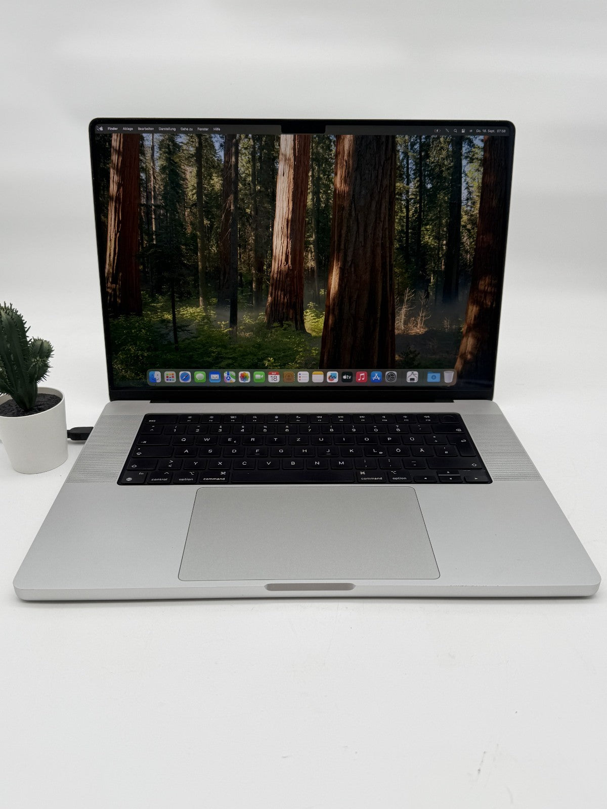 MacBook Pro M1 Max 16" 32GB 1TB Grade B (467 cyklů)
