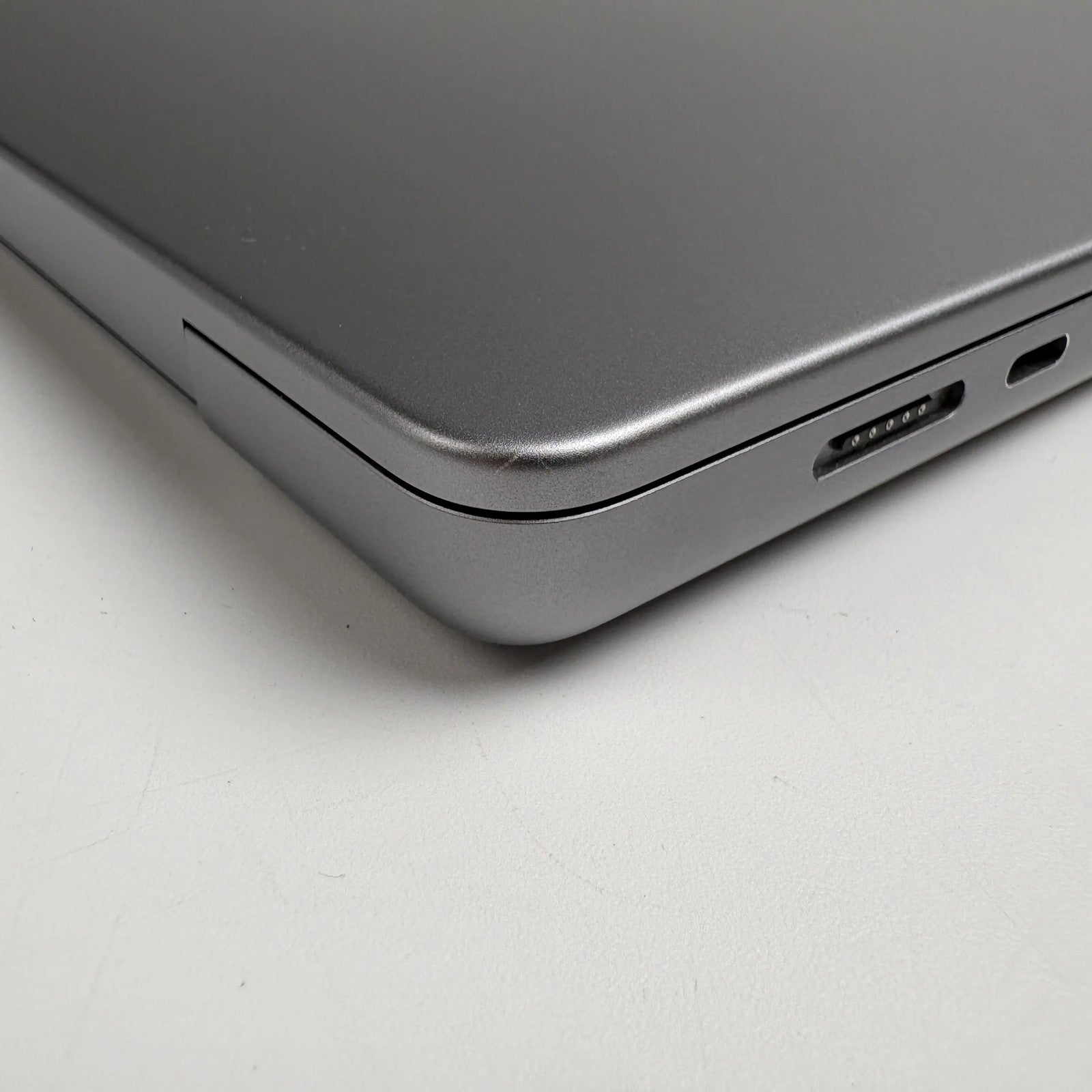 MacBook Pro M1 Max 16" 32GB 1TB Grade B (181 cyklů)