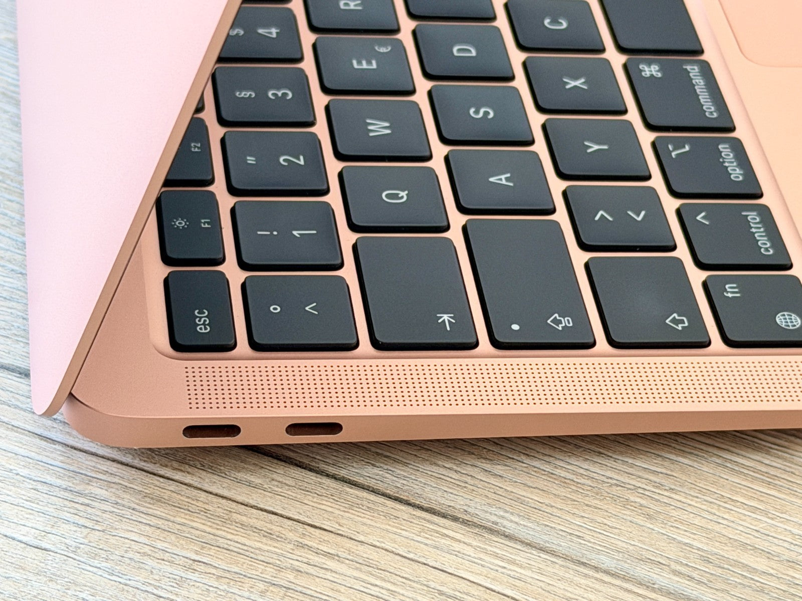 MacBook Pro M1 13" 8GB 256GB (15 cyklů)