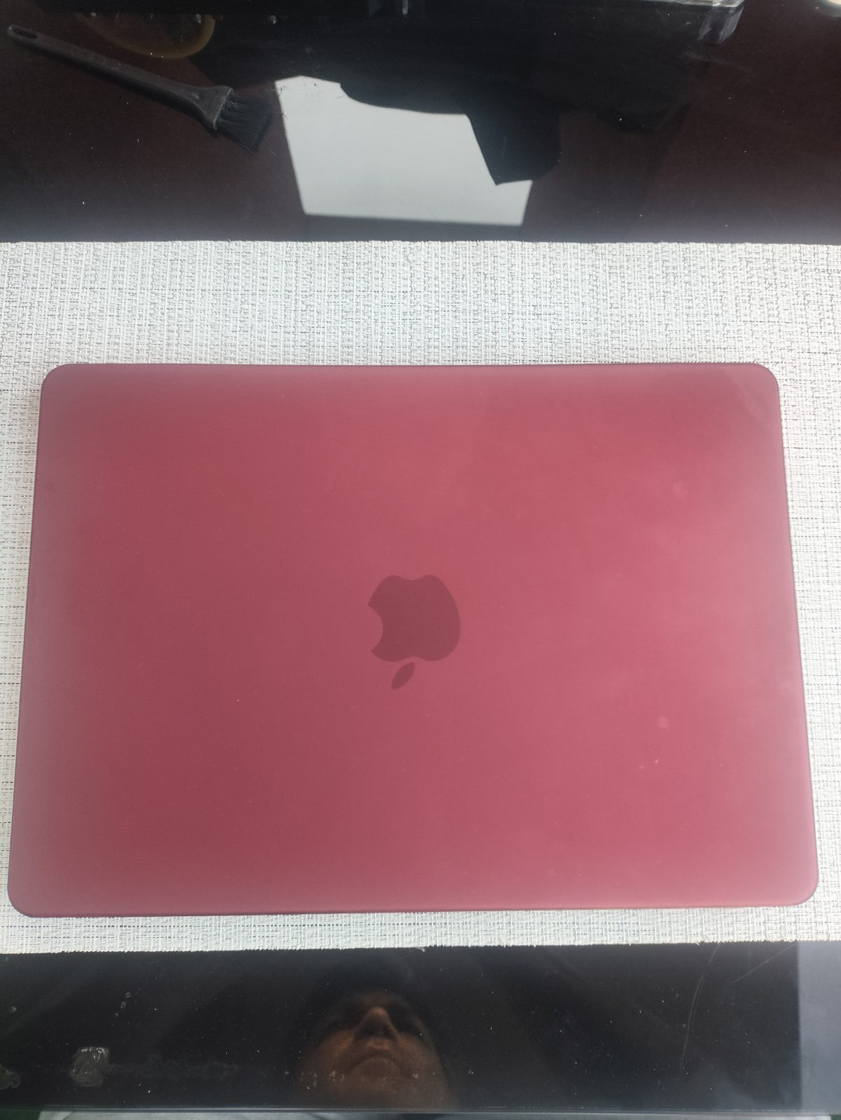 MacBook Pro M3 2024 13" 8GB 256GB